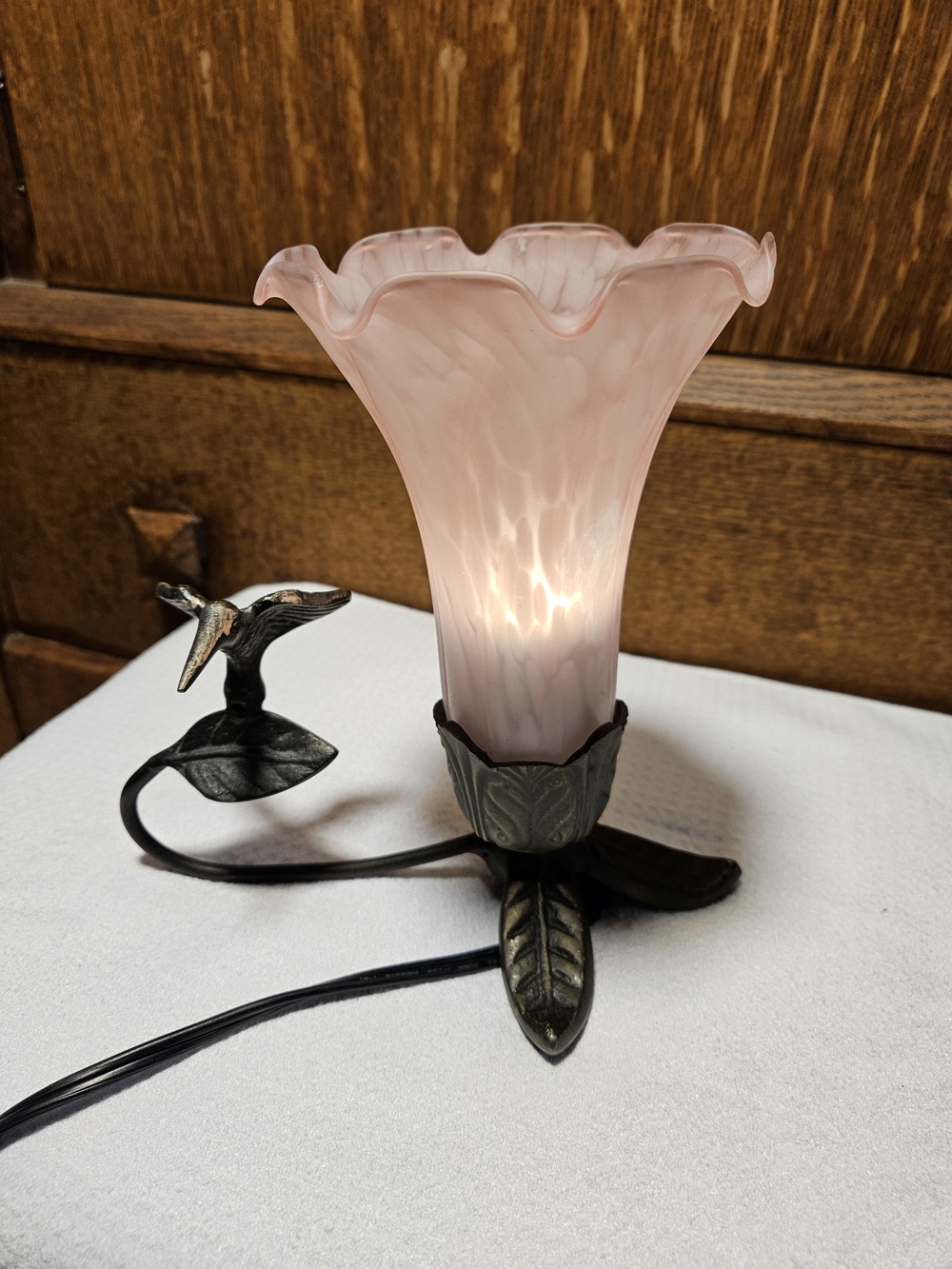 Vintage Hummingbird Pink Art Glass Trumpet Lily Table Lamp Bronze Base - Picture 5 of 7